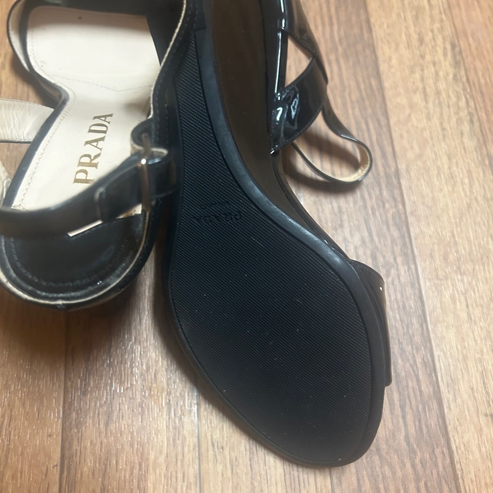 Prada Black Heels Elegant Minimalist Design - Picture 10 of 14